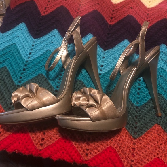 Aldo Champaign Platform Party Heels Size 8 (run a bit big, more like 8.5) - Picture 2 of 11